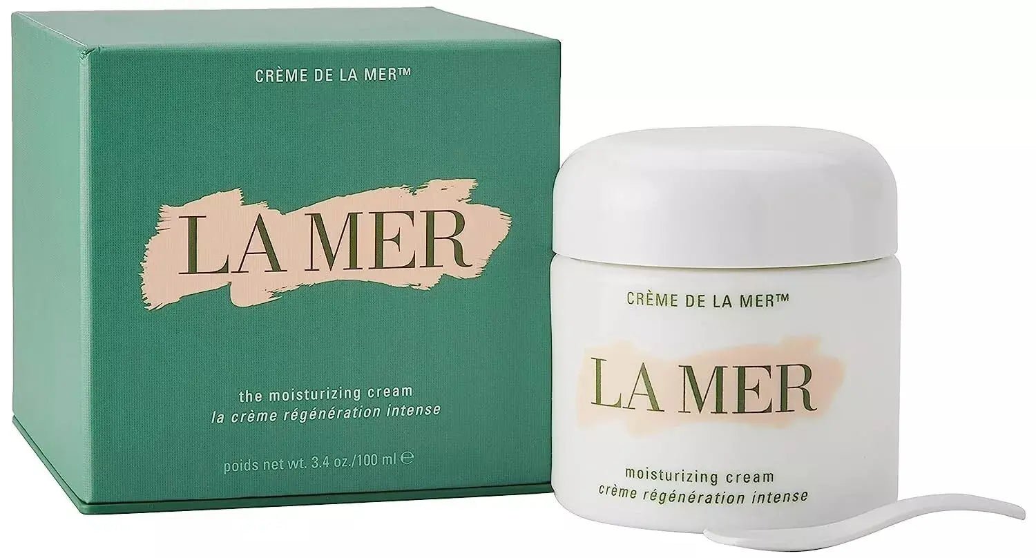 La Mer moisturizing cream jar and packaging on a white background